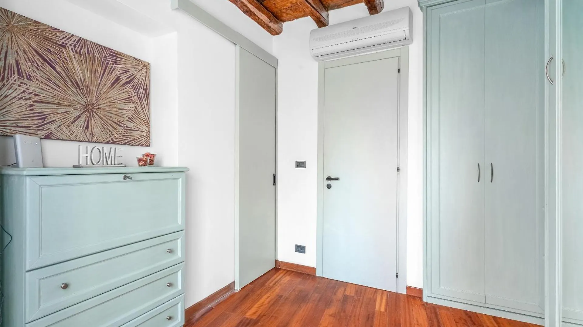 Mos29 - Luxurious Apartment - Near The Duomo Milan 0*,  Italy